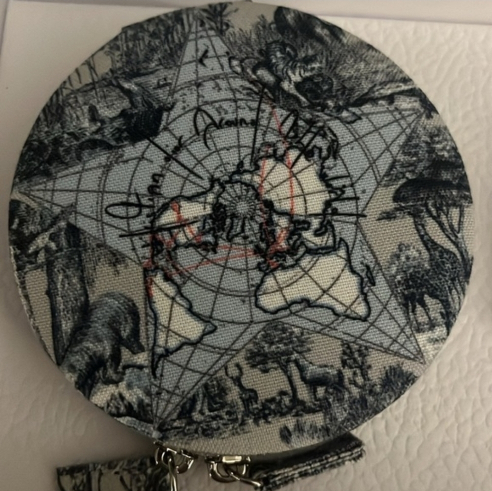 Dior Around The World Jewelery Travel Case - Picture 4 of 4